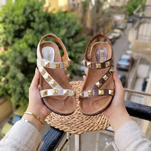 صندل ميتاليك بمسامير هرمية